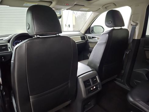 Used 2021 Volkswagen Atlas SEL image 18