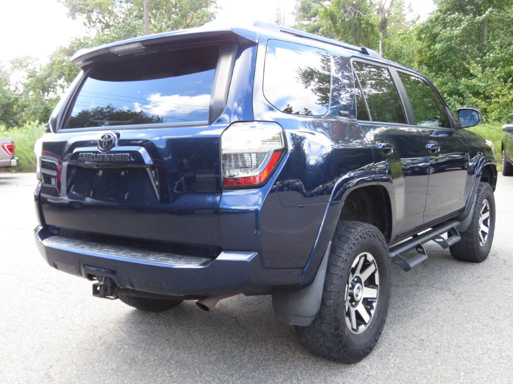 Used 2019 Toyota 4Runner SR5 AWD/4WD image 5
