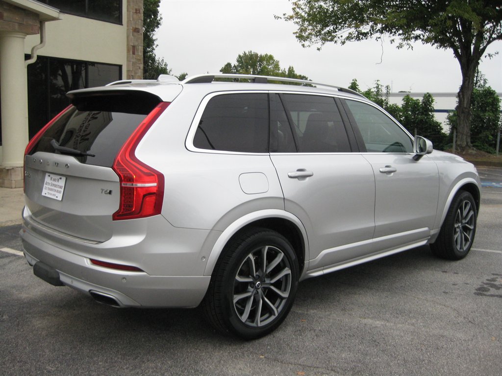Used 2018 Volvo XC90 T6 Momentum w/ Convenience Package AWD/4WD image 8