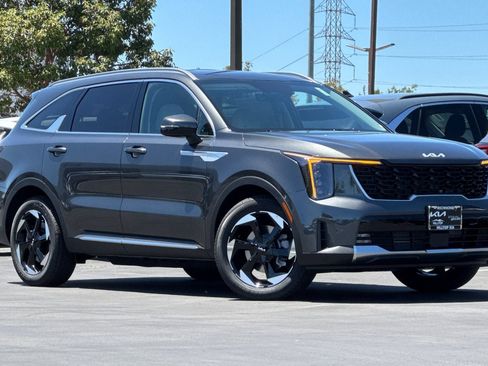 New 2025 Kia Sorento EX image 2