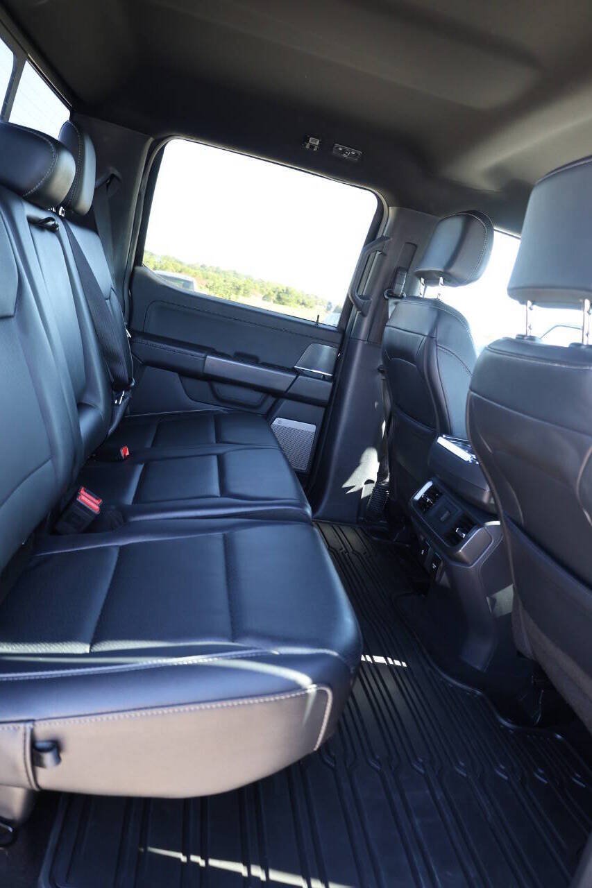 Used 2025 Ford F150 Lariat w/ Equipment Group 501A Mid AWD/4WD image 16