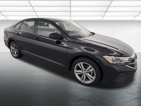 Used 2024 Volkswagen Jetta SE FWD image 9
