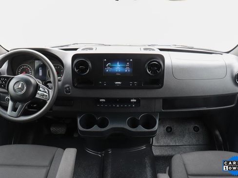 Used 2024 Mercedes-Benz Sprinter 2500 image 21