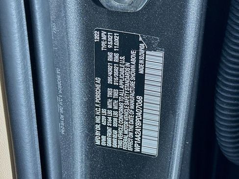Certified 2023 Porsche Cayenne AWD/4WD image 36