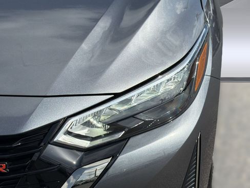 Used 2025 Nissan Sentra SR FWD image 11
