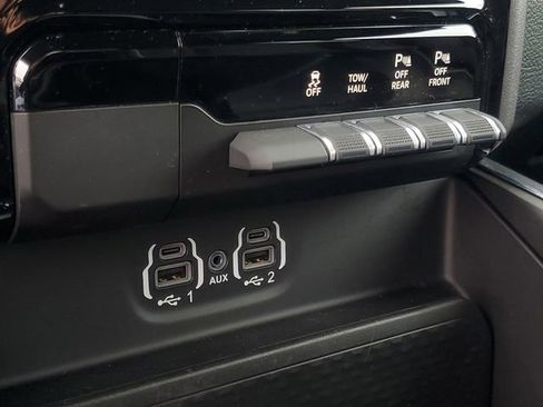Used 2023 RAM 1500 Laramie image 28