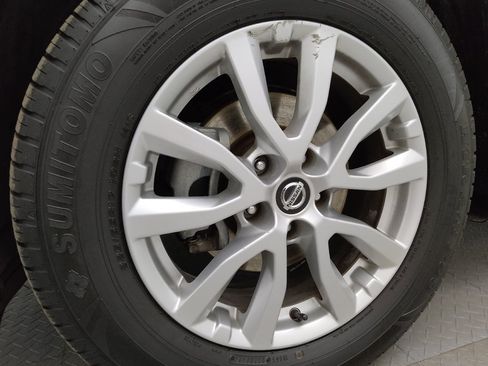Used 2019 Nissan Rogue S w/ Special Edition Package FWD image 31
