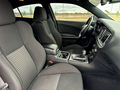 Used 2019 Dodge Charger R/T image 23