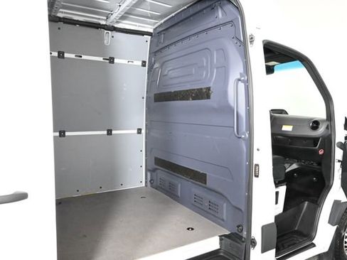 Used 2025 Mercedes-Benz Sprinter 2500 image 12