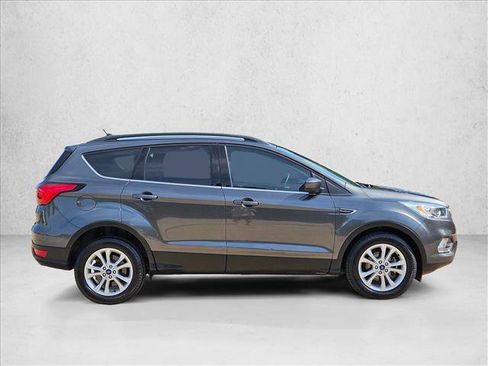 Used 2019 Ford Escape SEL FWD image 4