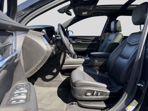 Certified 2020 Cadillac XT6 Premium Luxury FWD image 12