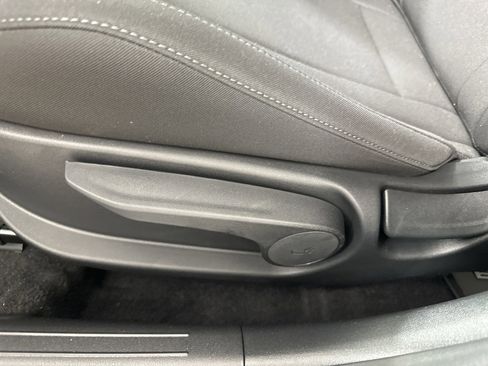 Used 2024 Hyundai Elantra Blue image 10