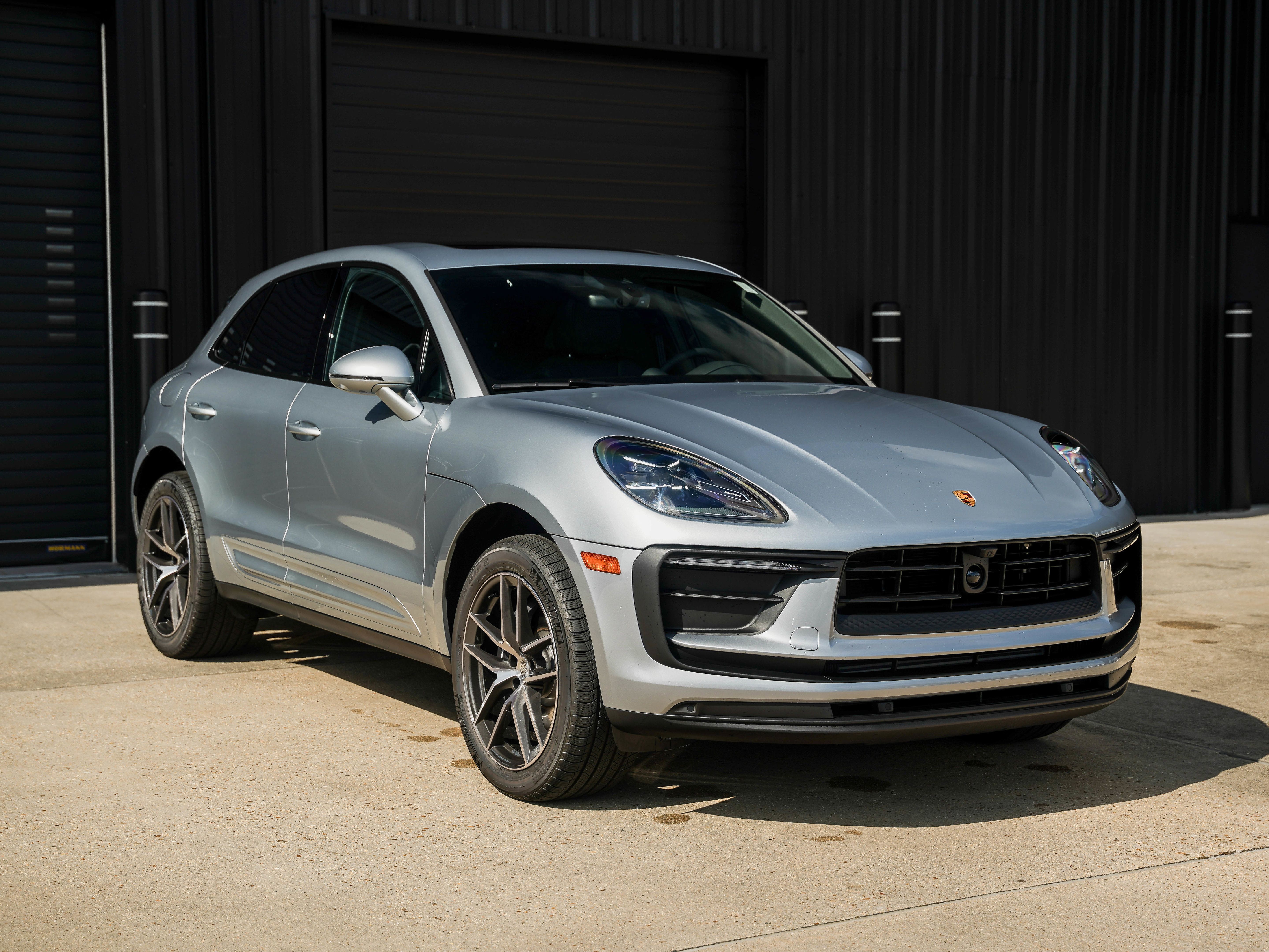Certified 2026 Porsche Macan AWD/4WD image 7
