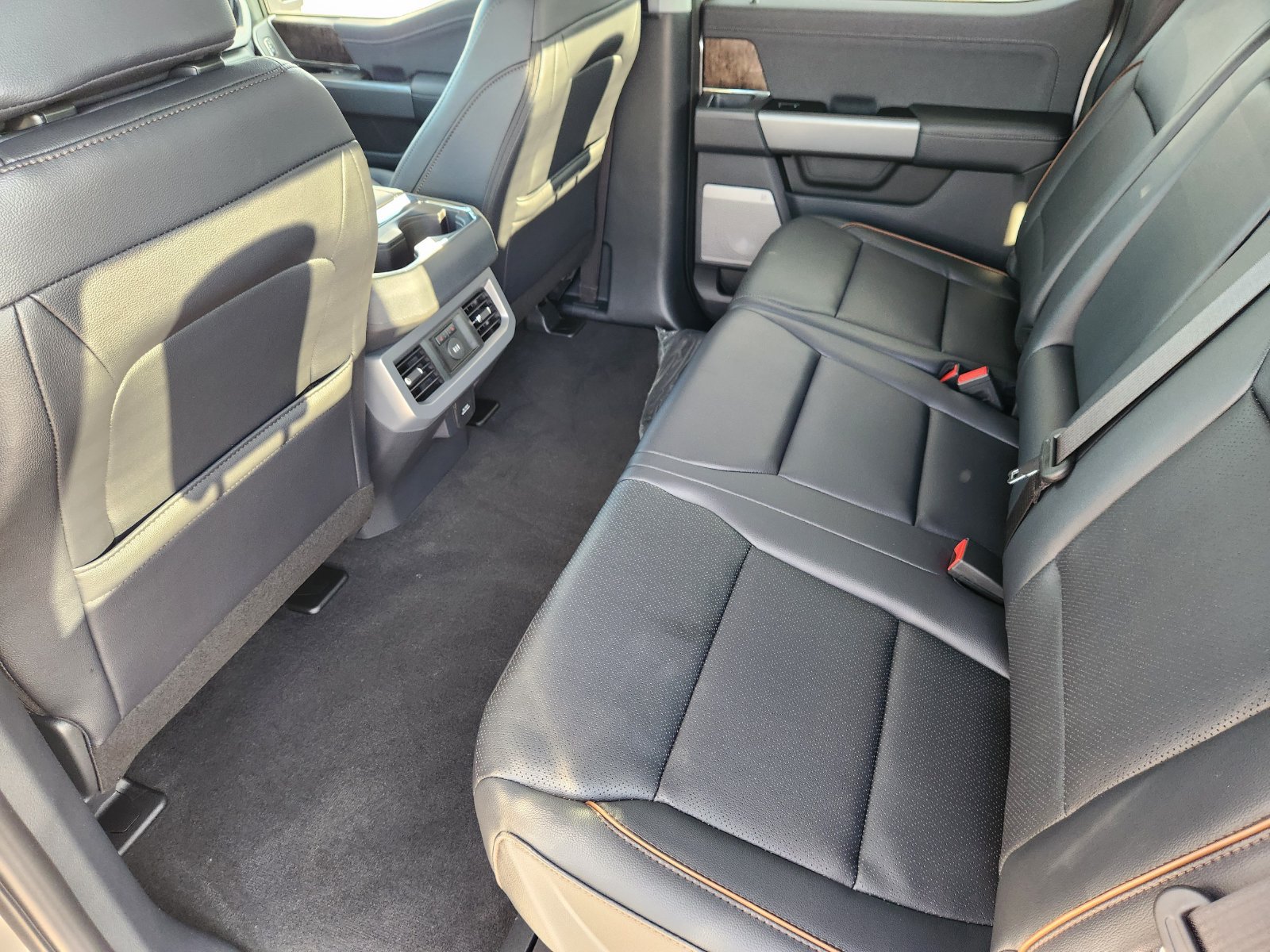 New 2027 Ford F350 Lariat w/ Lariat Premium Package AWD/4WD image 25