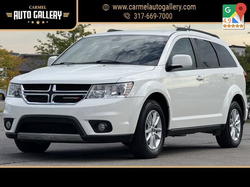 Used 2019 Dodge Journey SE image 1
