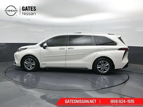 Used 2021 Toyota Sienna Limited w/ Protection Package (TMS) FWD image 7