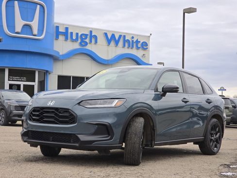 Used 2025 Honda HR-V Sport image 10