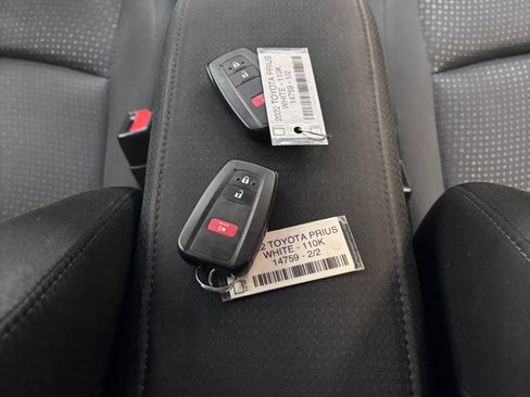 Used 2022 Toyota Prius LE FWD image 18