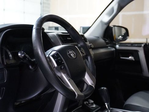 Used 2019 Toyota 4Runner SR5 Premium AWD/4WD image 9