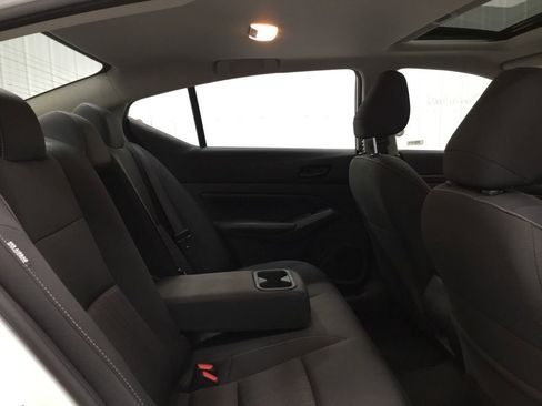 Used 2024 Nissan Altima 2.5 SV w/ SV Premium Package image 17