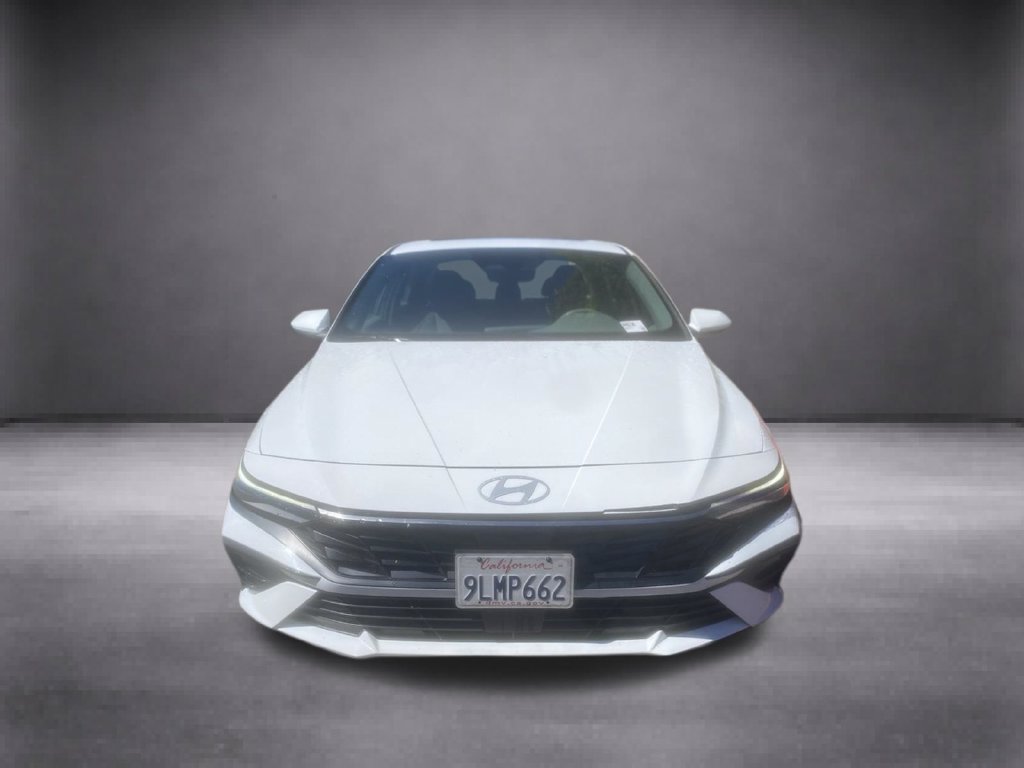 Certified 2024 Hyundai Elantra SEL w/ Convenience Package FWD image 3