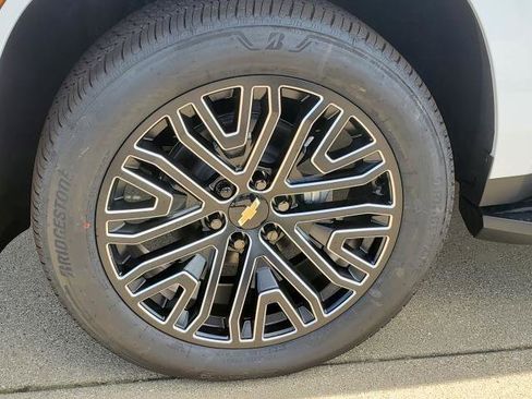 New 2025 Chevrolet Suburban LT w/ Comfort Package image 5