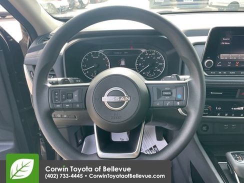 Used 2024 Nissan Rogue SV FWD image 22