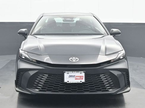 Used 2025 Toyota Camry XSE FWD image 1