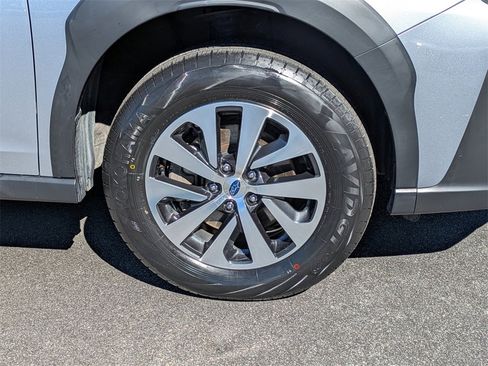 Used 2024 Subaru Outback Premium image 11