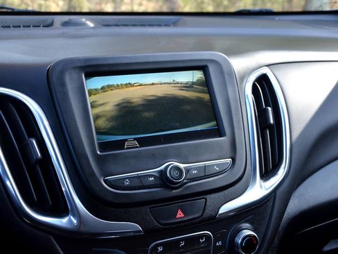 Used 2019 Chevrolet Equinox LT image 17