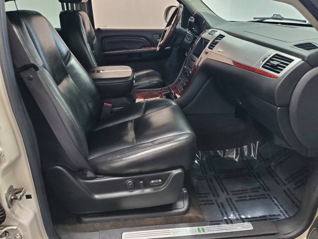 Used 2009 Cadillac Escalade 4WD Hybrid image 15