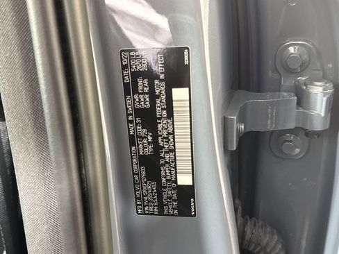 Used 2023 Volvo XC60 B5 Ultimate w/ Climate Package image 29