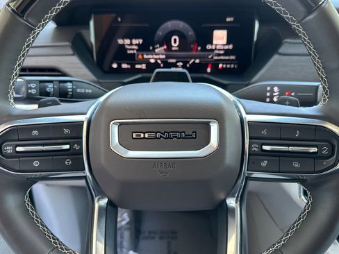 Certified 2024 GMC Acadia Denali w/ Super Cruise Package AWD/4WD image 26
