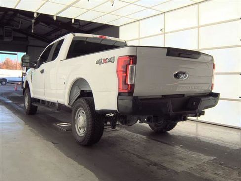 Used 2019 Ford F250 XL w/ Power Equipment Group image 8