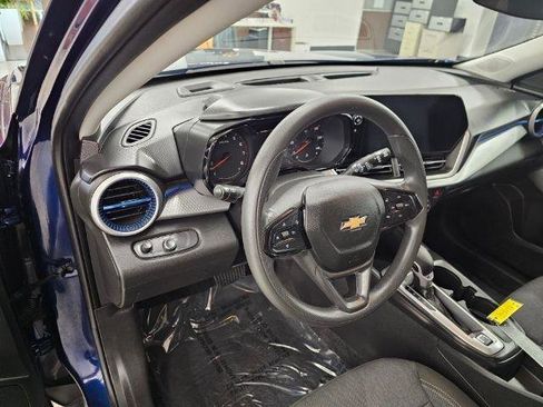 Used 2024 Chevrolet Trax LS image 7