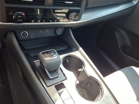 Used 2023 Nissan Rogue SV image 14