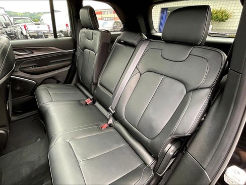 New 2025 Jeep Grand Cherokee Overland w/ Trailer Tow Package image 10