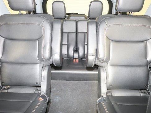 Used 2022 Ford Explorer XLT w/ Equipment Group 202A image 13
