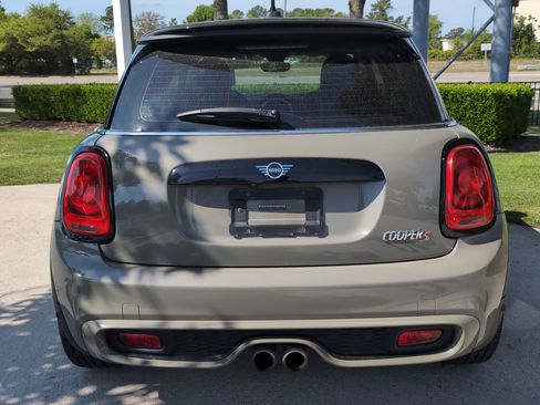 Used 2019 MINI Cooper S w/ Signature Upholstery Package image 9