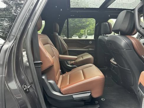 Certified 2025 Lincoln Navigator L Reserve AWD/4WD image 36