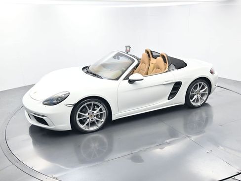 Certified 2017 Porsche 718 Boxster RWD image 40
