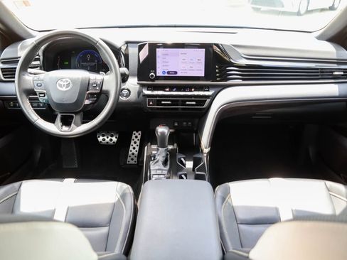 Used 2025 Toyota Camry SE FWD image 7