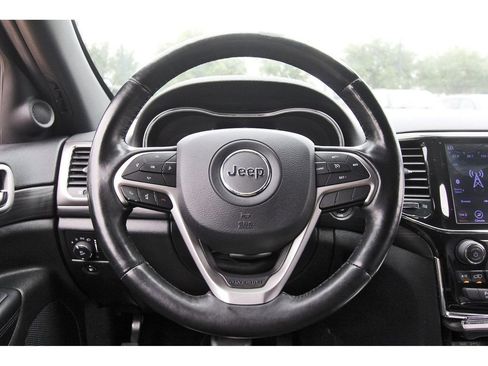 Used 2020 Jeep Grand Cherokee Altitude RWD image 16