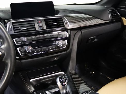 Used 2018 BMW M4 Convertible image 51