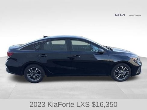 Used 2023 Kia Forte LXS w/ LXS Technology Package image 9