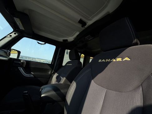 Used 2013 Jeep Wrangler Unlimited Sahara w/ Connectivity Group AWD/4WD image 21