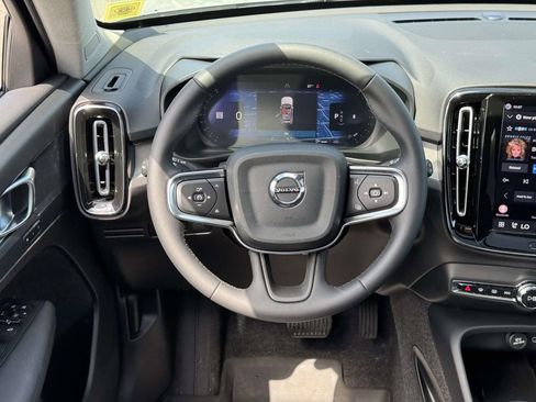 Certified 2026 Volvo XC40 B5 Core w/ Protection Package Premier AWD/4WD image 15