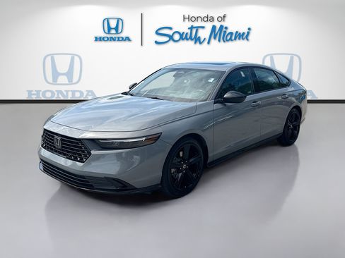 Certified 2025 Honda Accord Sport image 3