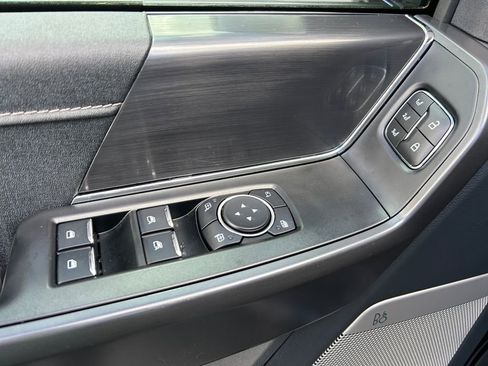 Used 2025 Ford F150 Lariat AWD/4WD image 21
