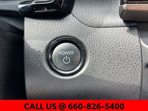 Used 2025 Toyota Camry SE image 23